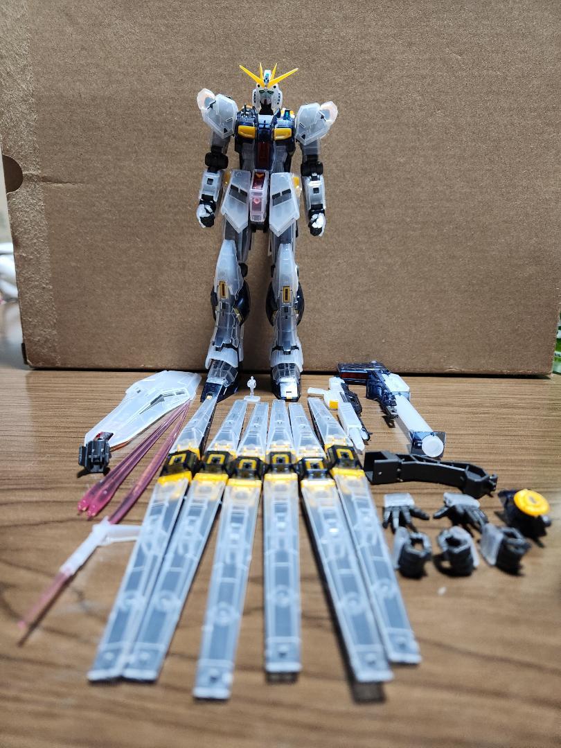 RG 1/144 νガンダム[クリアカラー] − 商品情報｜THE GUNDAM