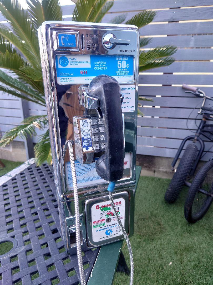 懐かしのアメリカンレトロ公衆電話50年代の洋画などで良く見る