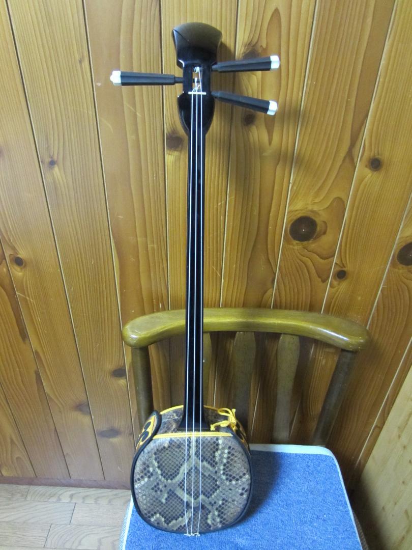 三線工房ひかり 沖縄三線 本皮強化張 中古整備品 ソフトケース付属2 三線工房ひかり 沖縄三線 本皮強化張 中古整備品 ソフトケース付属2