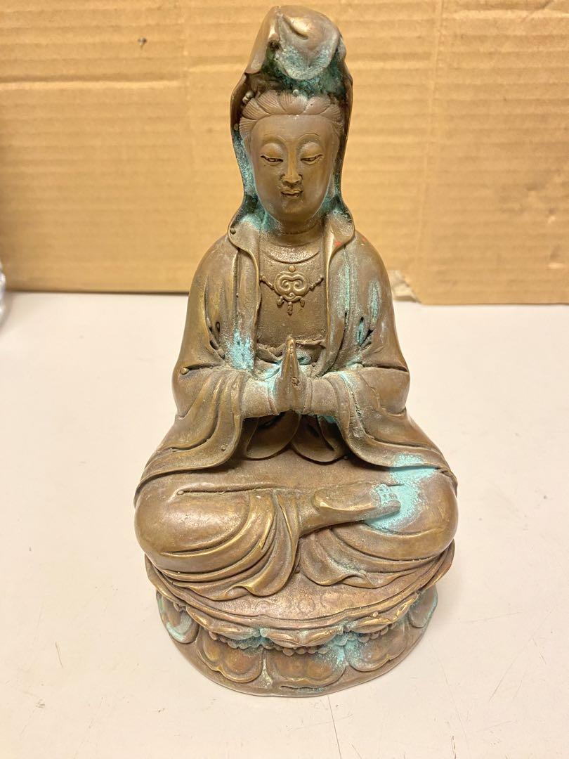 青銅製 仏像 座っているデザイン（座っている仏像の写真素材