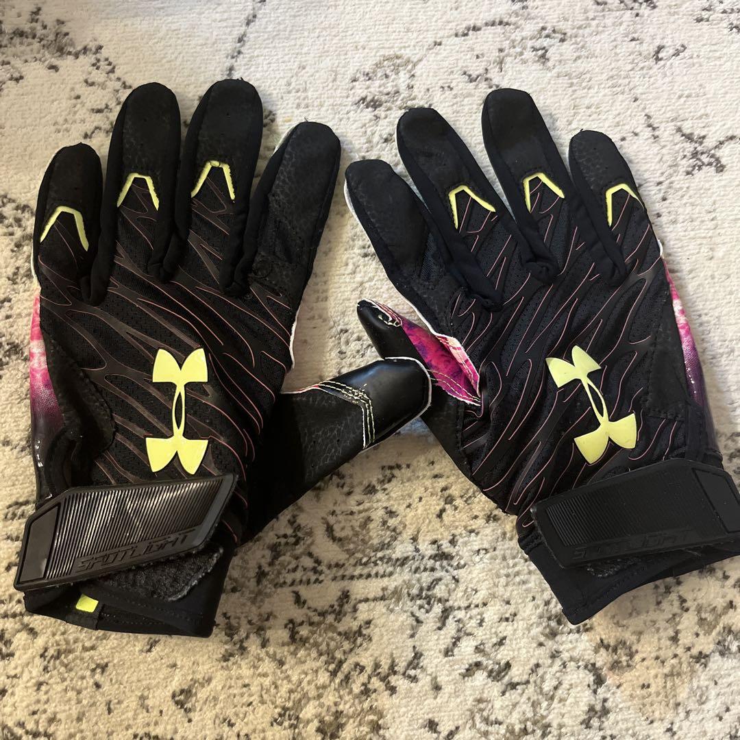 【わん　】Under Armour グローブ MD＋マグダビセット わん 様専用】Under Armour グローブ MD＋マグダビセット 述べ