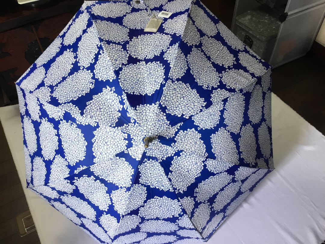 ★ 未使用タグ付き　イイダ傘店　あじさい　晴雨兼用傘　60cm  防水ＵＶ イイダ傘店】 晴雨兼用 あじさい アオ -の商品詳細 | 蔦屋書店