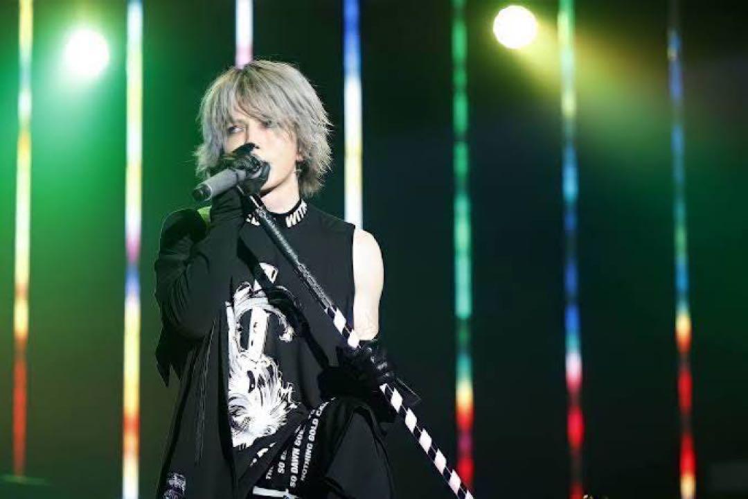 SWITCHBLADE SLEEVELESS HIGHNECK hyde着（□HYDE着用