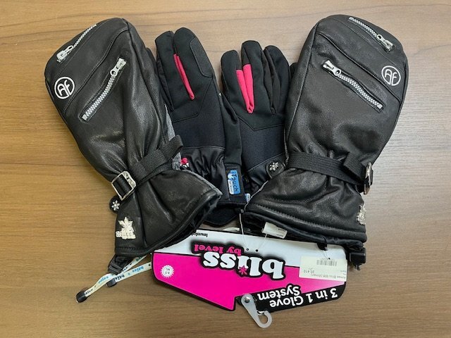 1●1076 未使用品！ LEVEL(レベル) Bliss Aimee Mitt ブラック サイズML(8.5) 8119LM.01 手袋 インナーグローブ付き [札幌/店頭引き取り可] 1○1076 未使用品！ LEVEL(レベル) Bliss Aimee Mitt ブラック