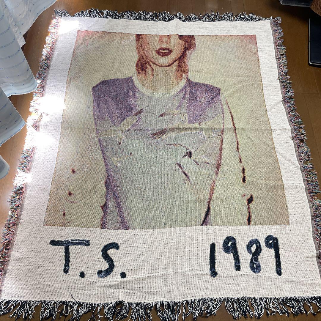 【美品】テイラースウィフトTAYLOR SWIFT ブランケット テイラースイフトブランケット （Taylor Swift fan earns