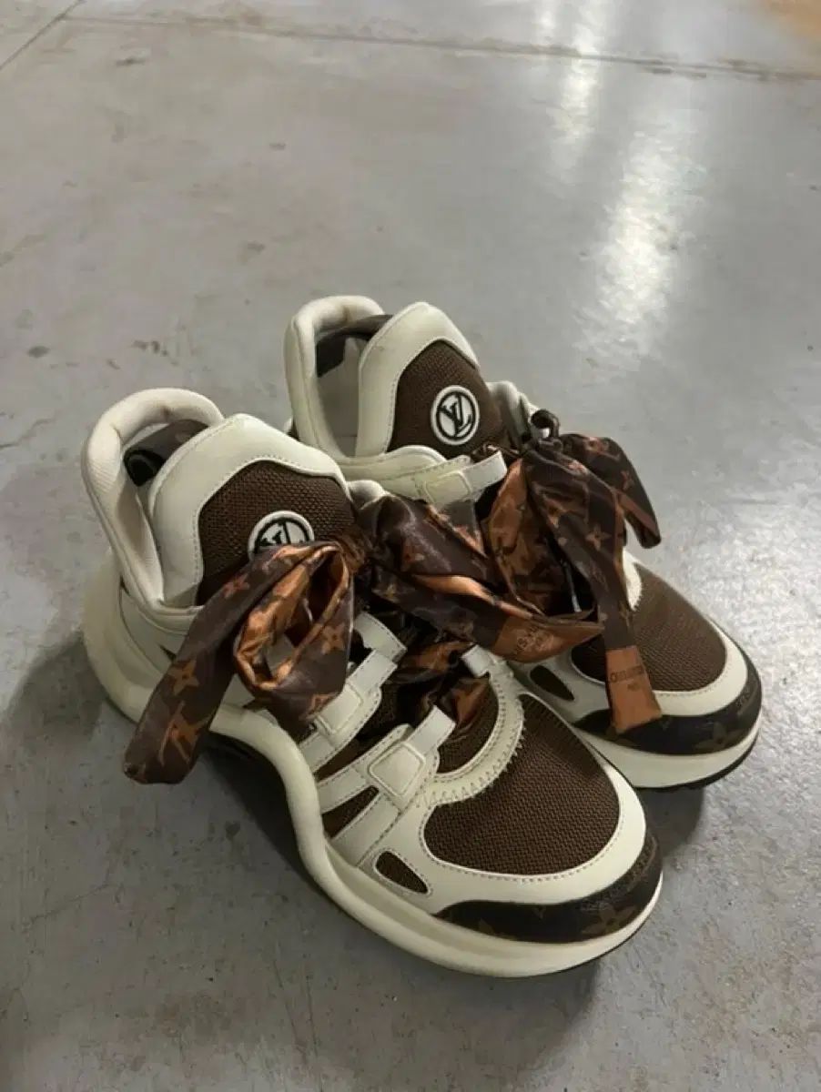 Louis Vuitton(ルイヴィトン) lv アーチライト スニーカーズ 35 Louis Vuitton(ルイヴィトン) lv アーチライト スニーカーズ 35