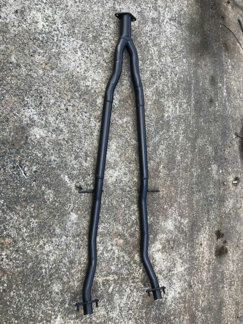 V36スカイラインクーペワンオフ中間ストレートマフラー