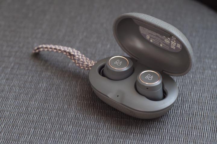イヤホン Bang & Olufsen Beoplay E8 Charcoal Sand B&O Play E8 Wireless Earphones | Charcoal & Sand | Stuarts