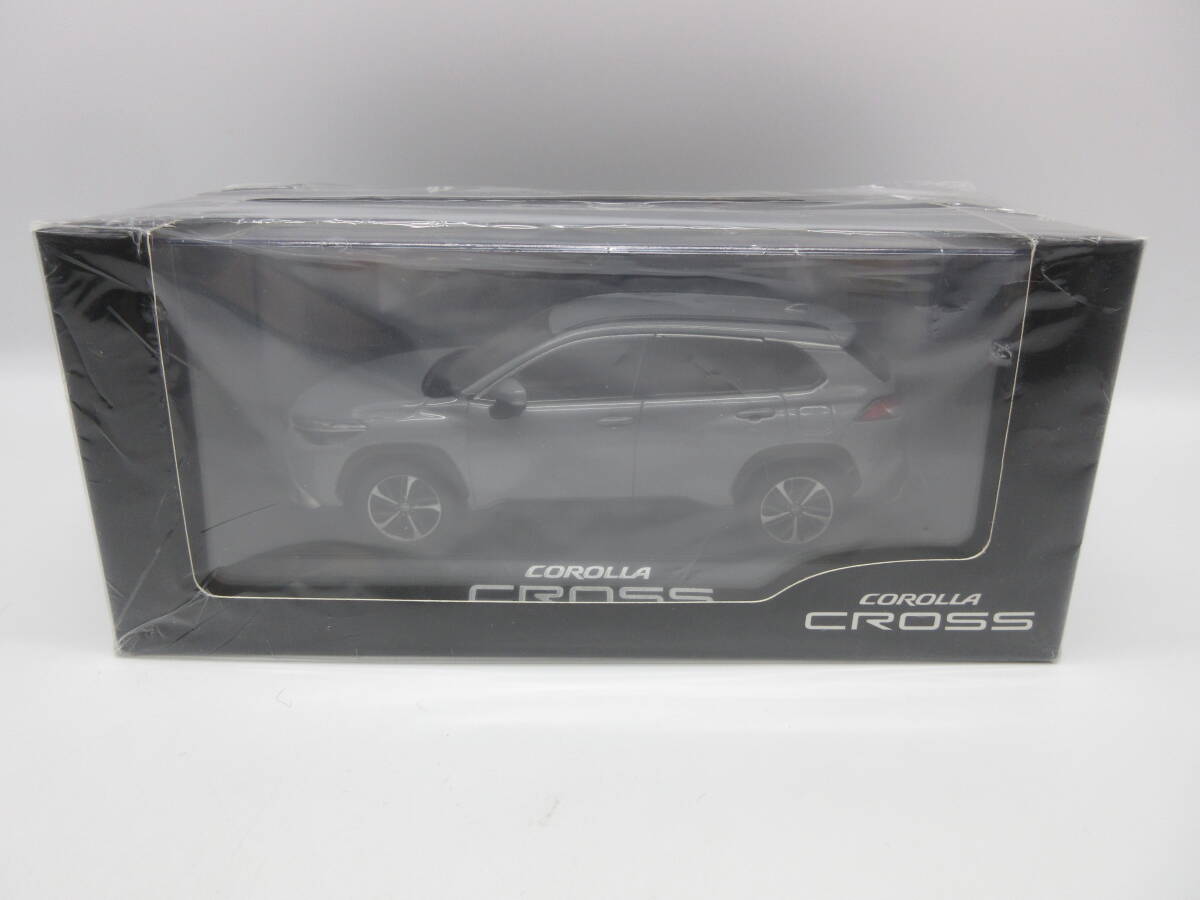 非売品　1/30 新型 カローラクロス　後期　ミニカー　アッシュ　新色 新型カローラクロス ミニカー カラーサンプル アッシュ【非売品