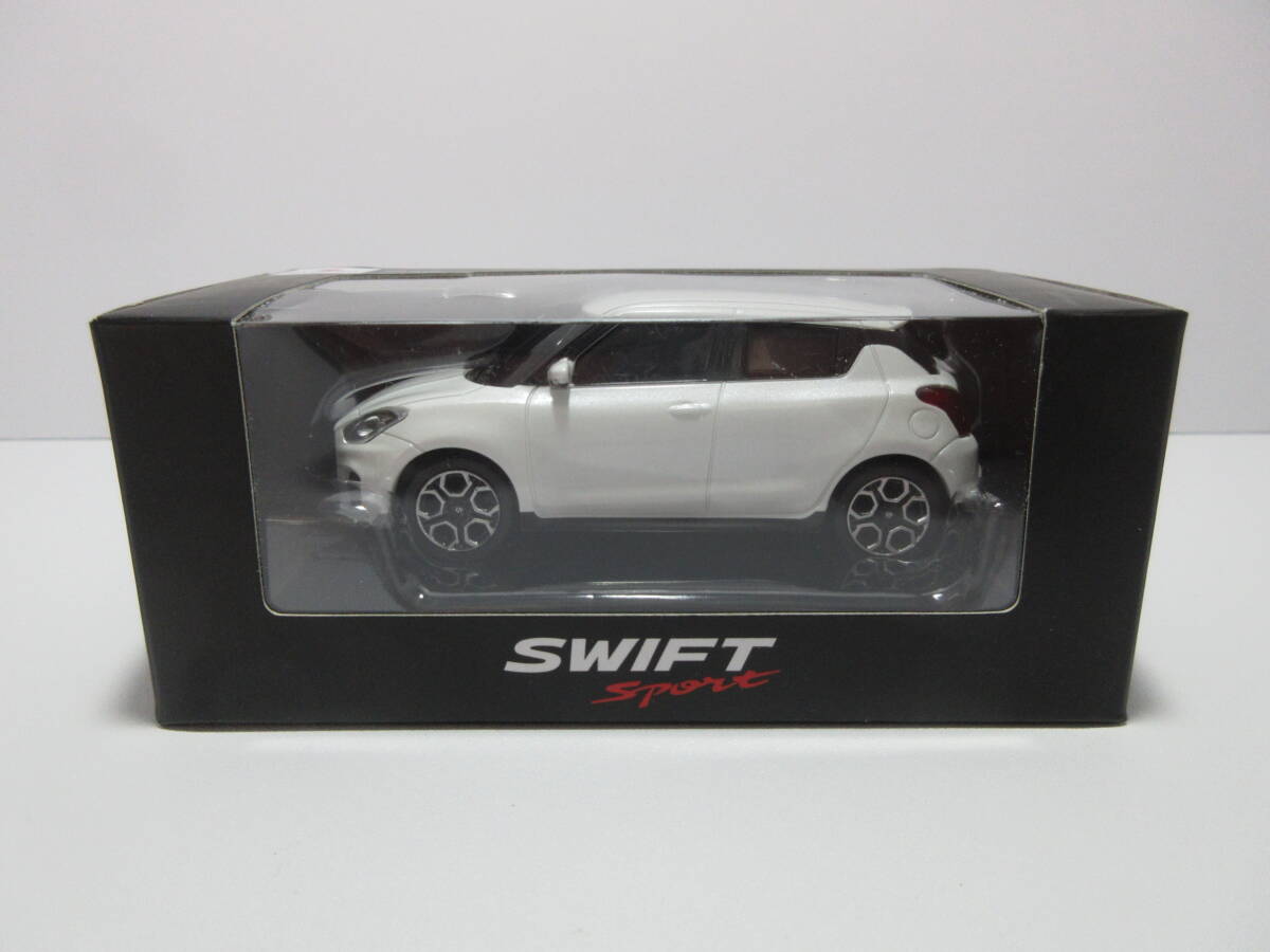 スイフト SWIFT ミニカー 03031dbc89db44380300389ba9f565