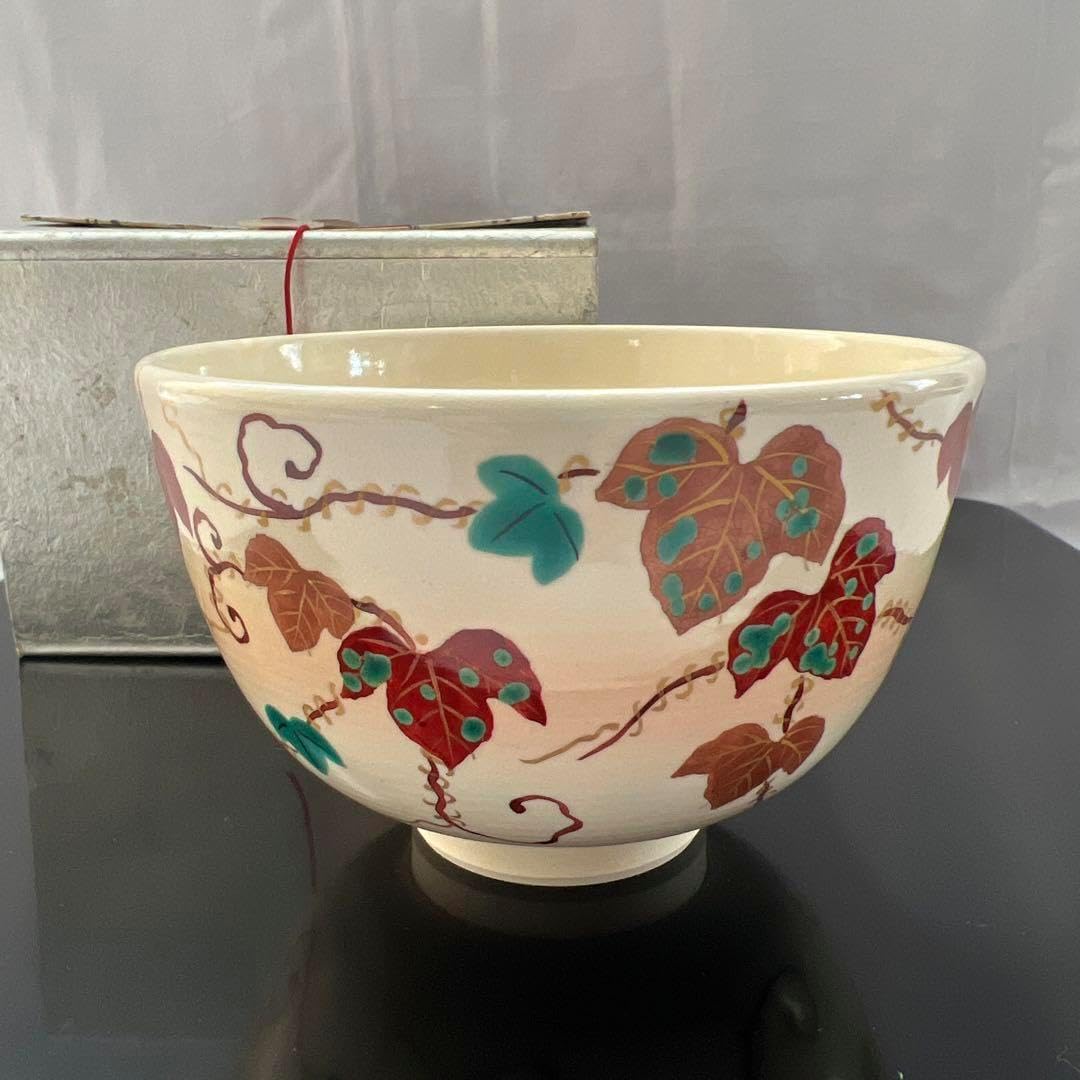 利昇作仁清写鯉のぼり抹茶茶碗 利昇作仁清写鯉のぼり抹茶茶碗 茶道具 京焼 寿楽窯 赤蔦