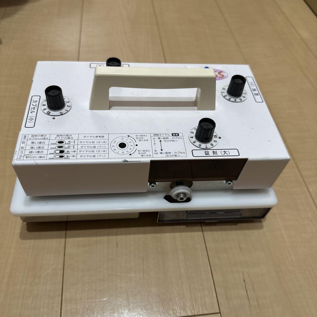 さ*ご様 PTP除包器(らく錠くんタイプ4R) PTP除包器(らく錠くんタイプ4R) （PTP除包機で業務効率化！一包