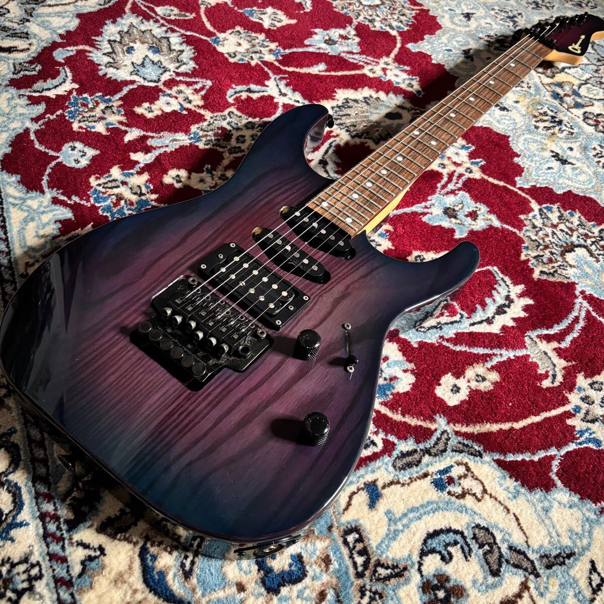 激レア　Charvel Traditional シリーズ エレキギター　パープル Yahoo!オークション - CHARVEL シャーベル レリックギター 紫