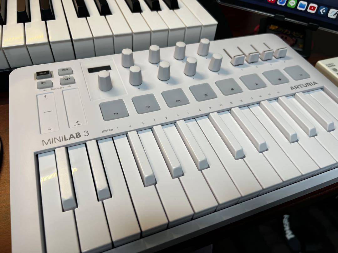Arturia MiniLab 3 alpine white（ほぼ未使用） Arturia MiniLab 3 alpine white（ほぼ未使用）（【中古