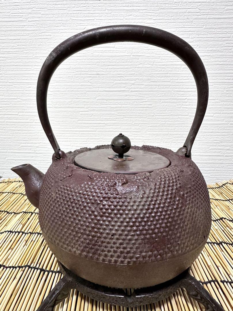 未使用品、長期保管品　南部長文堂　長谷川 光昭作２５型吉兆文様　南部鉄瓶 新品未使用!! 長文堂 鉄瓶 山形鋳物 - メルカリ