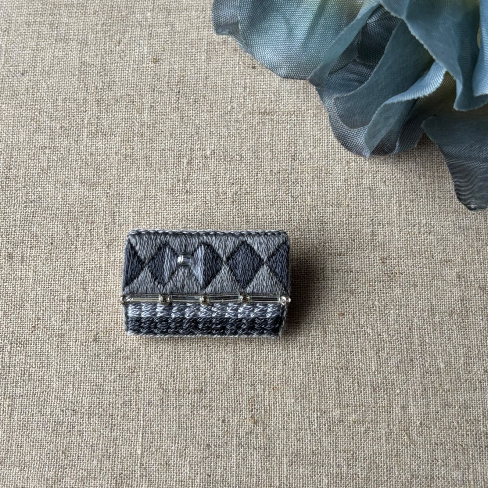 ハンドメイド刺繍ブローチ　ban ★English ok★様　ご確認ページ ハンドメイド刺繍ブローチ ban ☆English ok☆様 ご確認ページ