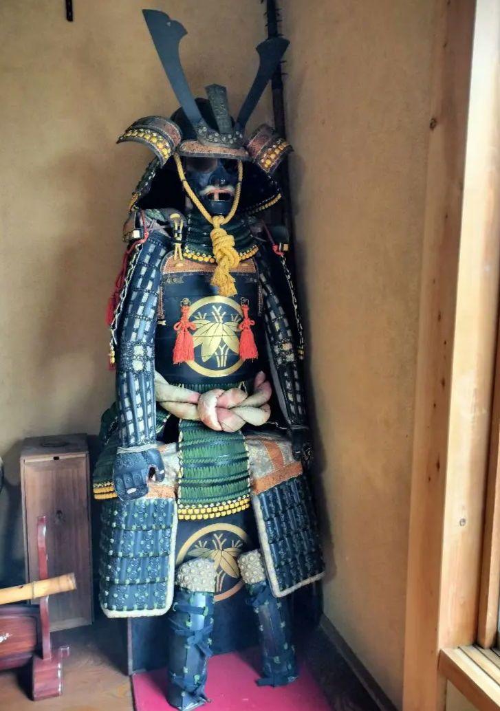 ユ*カ様 等身大甲冑、伊達政宗公着用写鎧兜、 ユ*カ様 等身大甲冑、伊達政宗公着用写鎧兜、 - メルカリ
