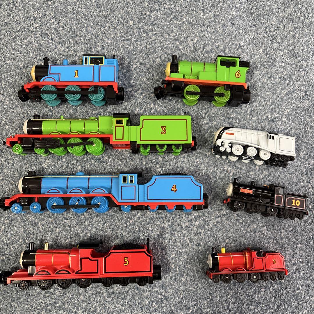 きかんしゃトーマス　ミニカー　1988年　レッド　レア きかんしゃトーマス ミニカー ミツバチ ジェームス｜Yahoo