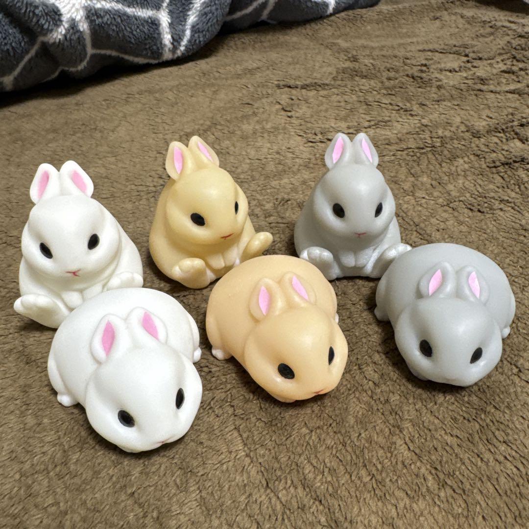 サトです やわもっち ラビット ガチャガチャ うさぎ （にひひ……」と笑う