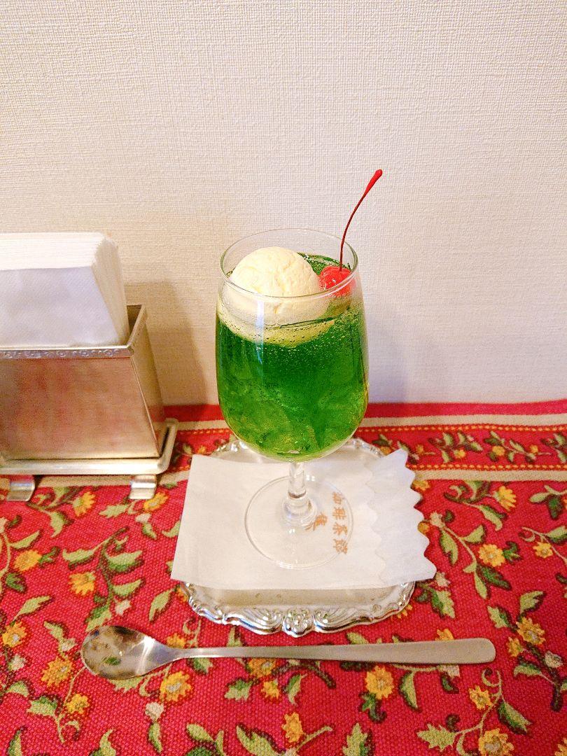 ⑥昭和レトロ 純喫茶のメロンソーダ クリームソーダ食品サンプル