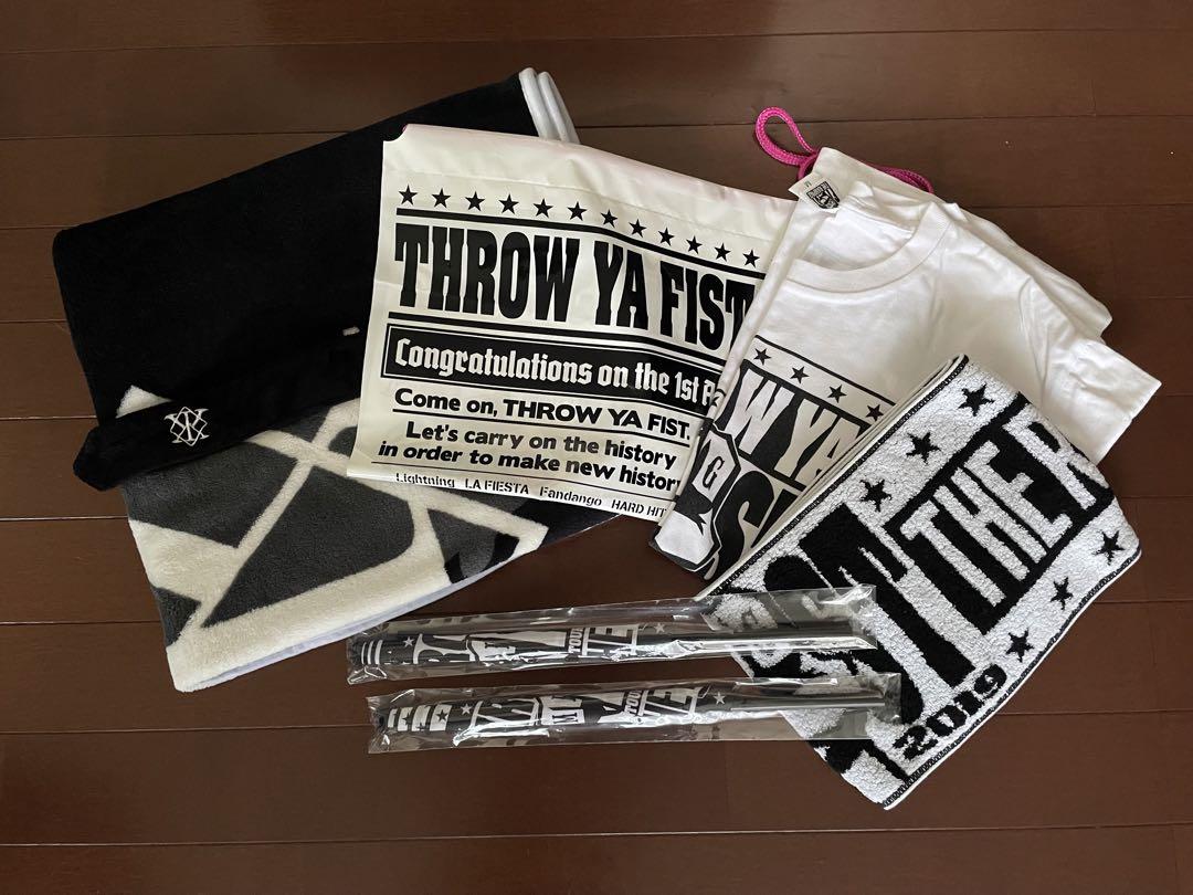 THROW YA FIST 川村壱馬ブランケット&グッズまとめ売り THROW YA FIST 川村壱馬ブランケット&グッズまとめ売り（THE