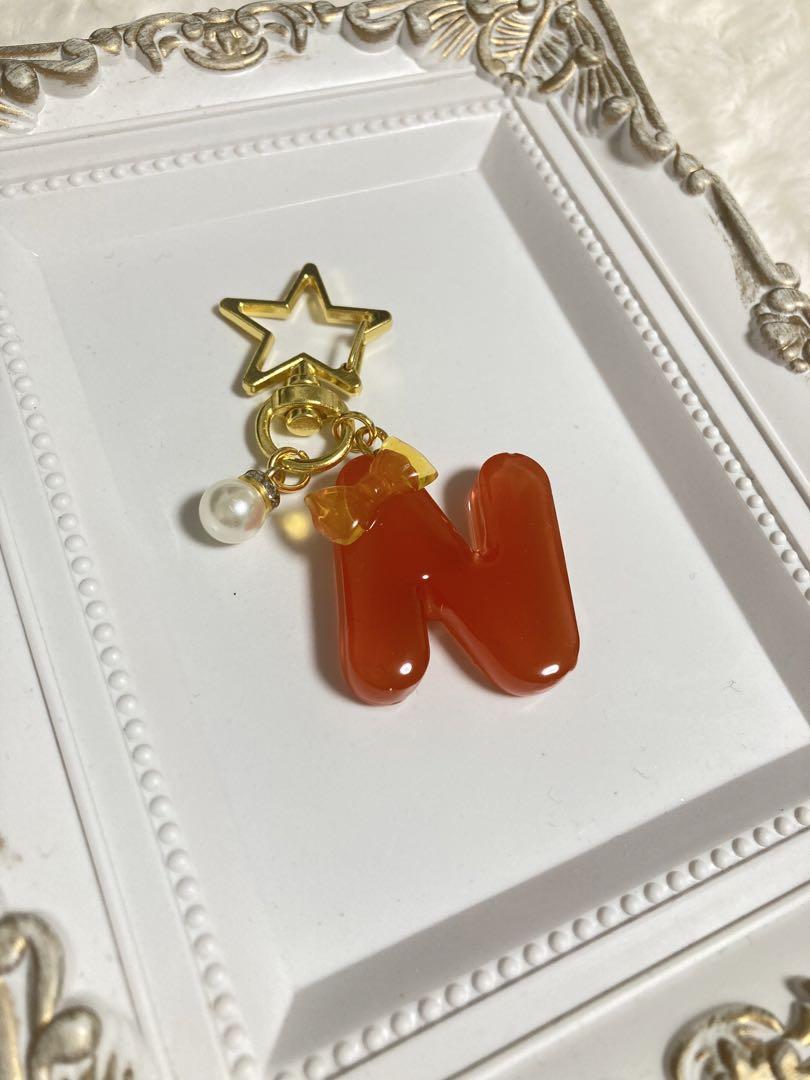 イニシャルキーホルダー ハンドメイド レジン（J☆イニシャル