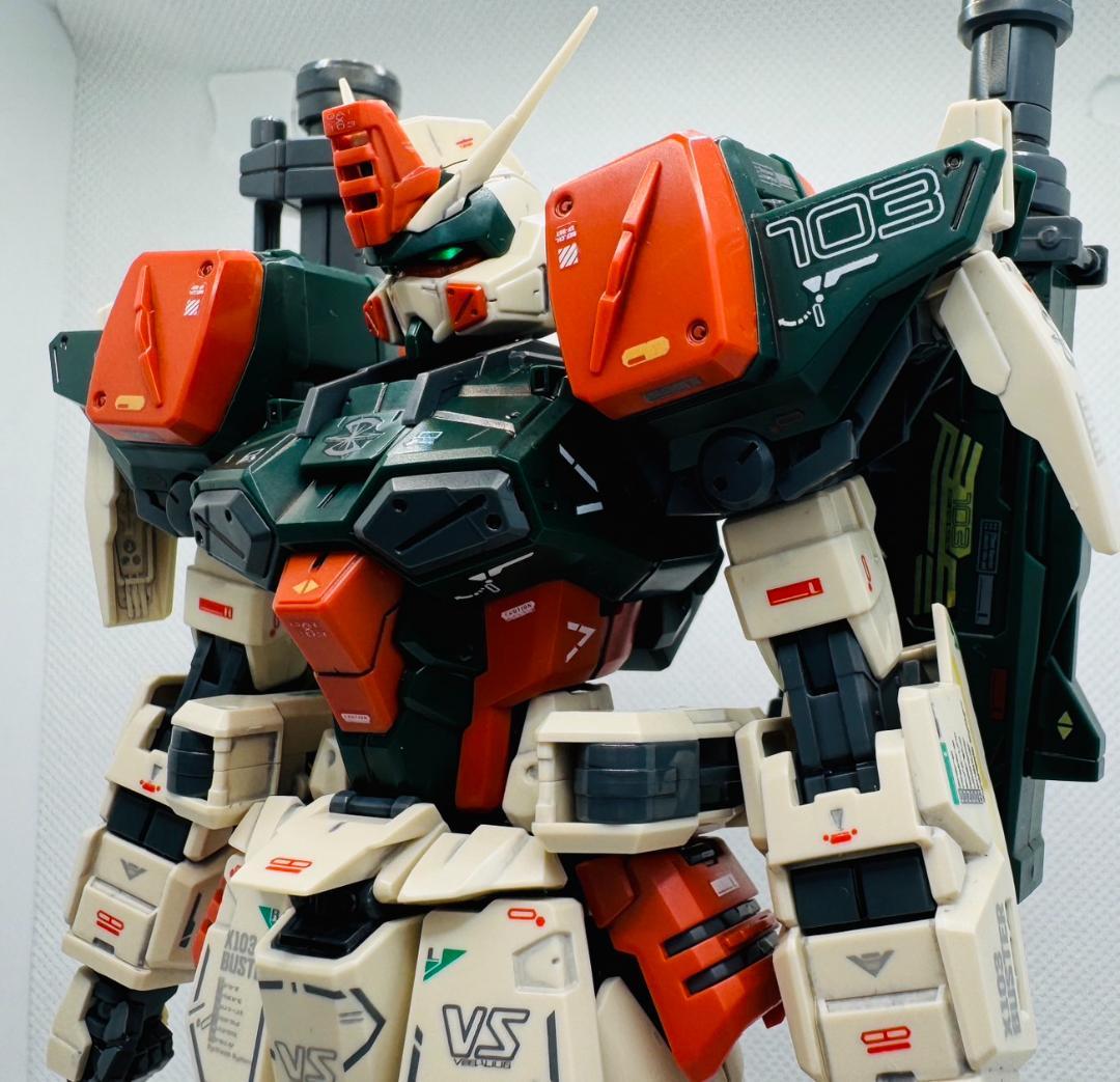 組み立て済 】MG 1/100 GAT-X103 バスターガンダム（MG1/100