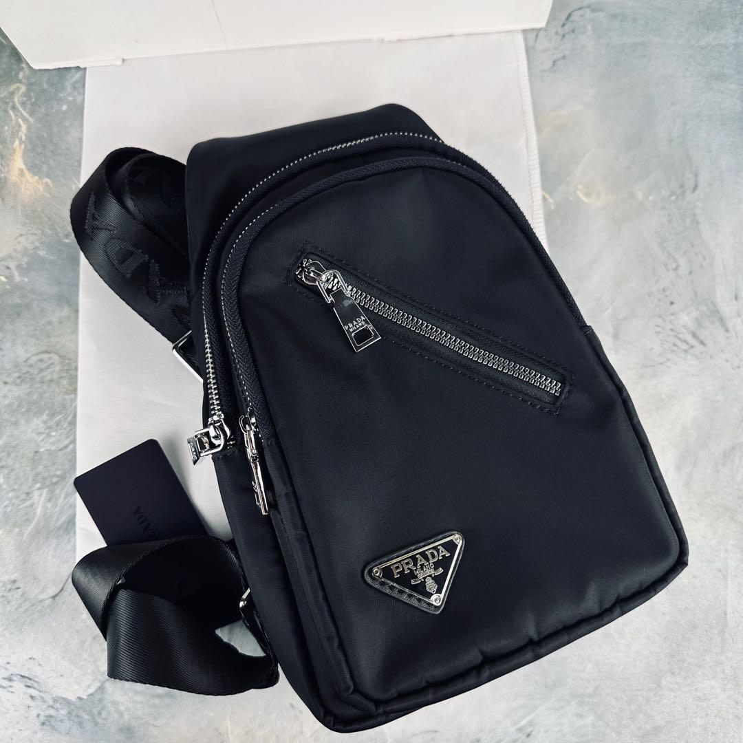 美品✨PRADA プラダ ノベルティ ショルダーバッグ 美品】PRADA プラダ ノベルティ ショルダーバッグ ミニバッグ