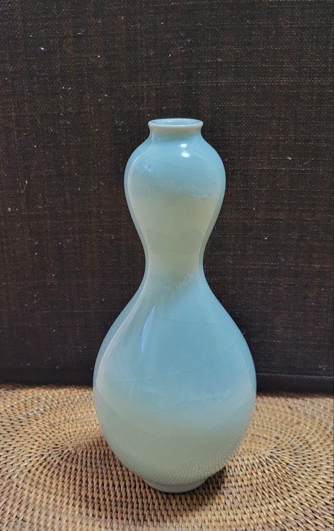 青磁花瓶 口径約2㎝ 高さ約21㎝ 底約4㎝（有田焼・香蘭社】 割絵