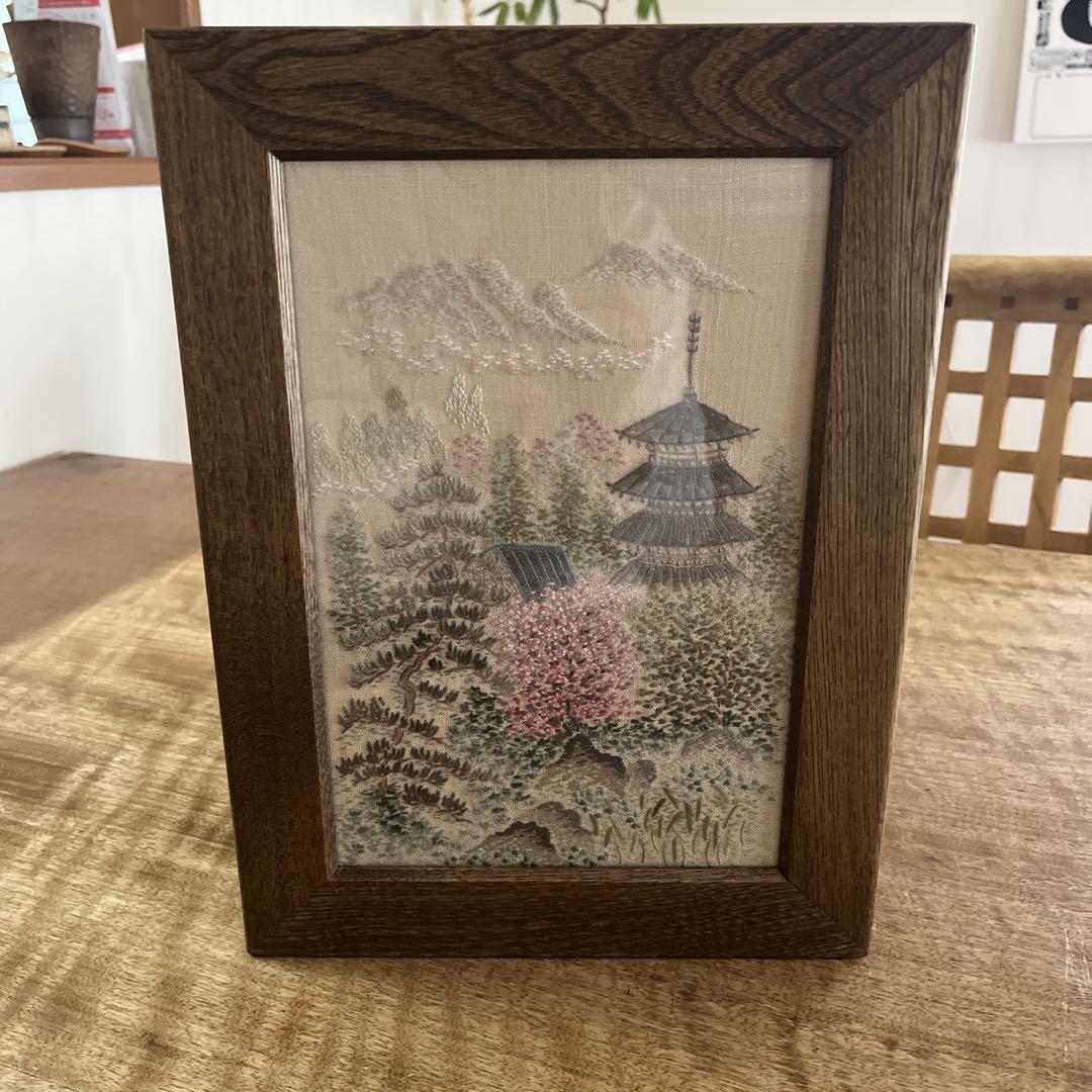 戸塚刺繍 山水刺繍 木製屑入れ （CATEGORY 刺しゅう布 | 戸塚