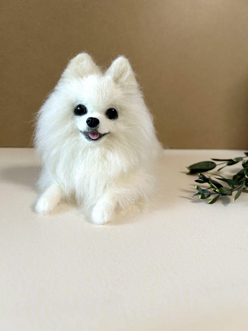 ポメラニアン　白　羊毛フェルト　ハンドメイド　白ポメ　犬　置物　雑貨　インテリア 羊毛フェルトのポメラニアン 白 ホワイト ハンドメイド