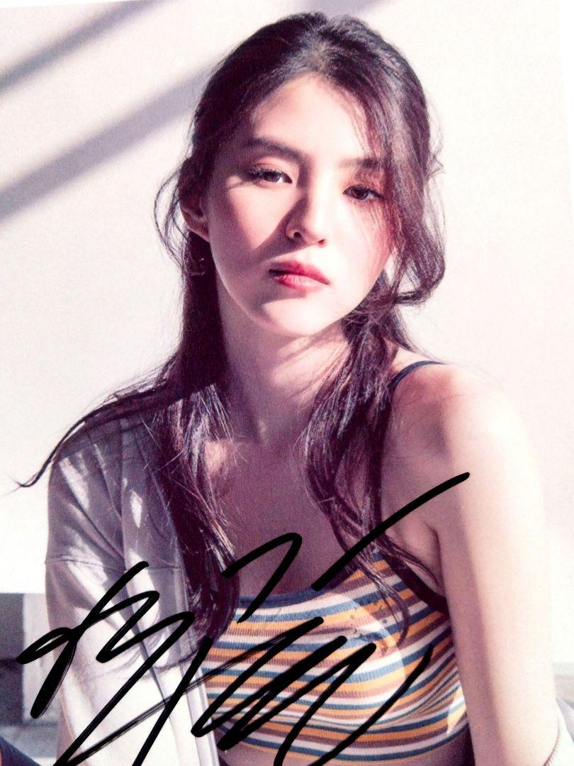 ハン・ソヒ直筆サイン入り超大型写真…Han So-hee…100日の部君