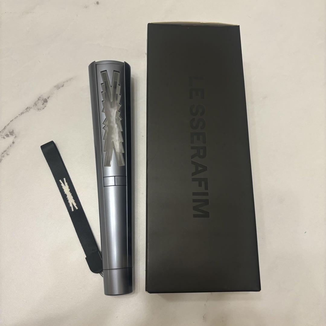 LESSERAFIM ペンライト シルバー ストラップ付き（ルセラフィム