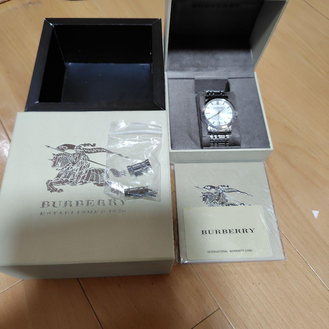 バーバリー BURBERRY BU1350 シルバー 腕時計 電池切れ バーバリー BURBERRY BU1350 シルバー 腕時計 電池切れ