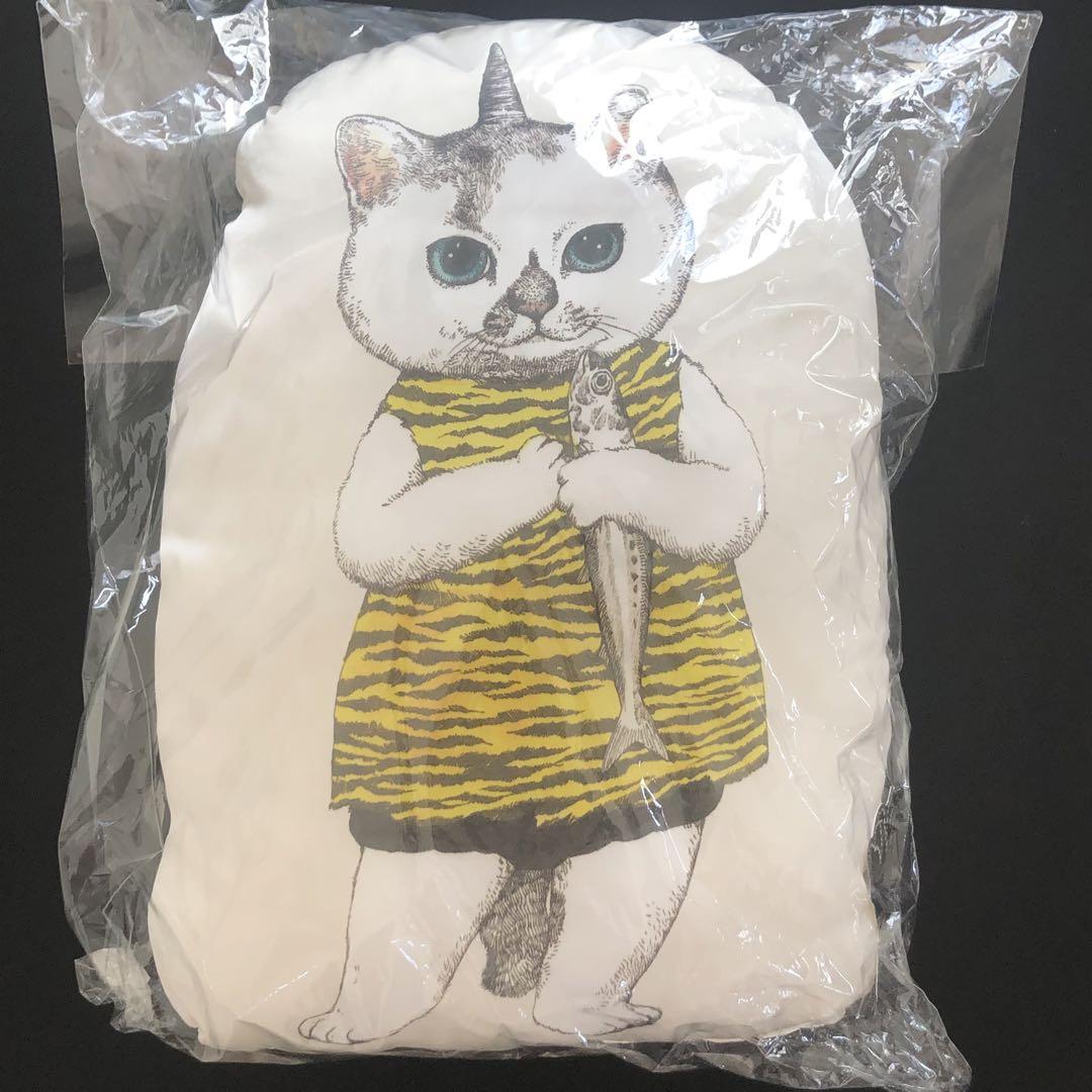 ちくると！ヒグチユウコ GUSTAVE クッション♪ Amazon.co.jp: クッション ギュスターヴくん ボリス百貨店
