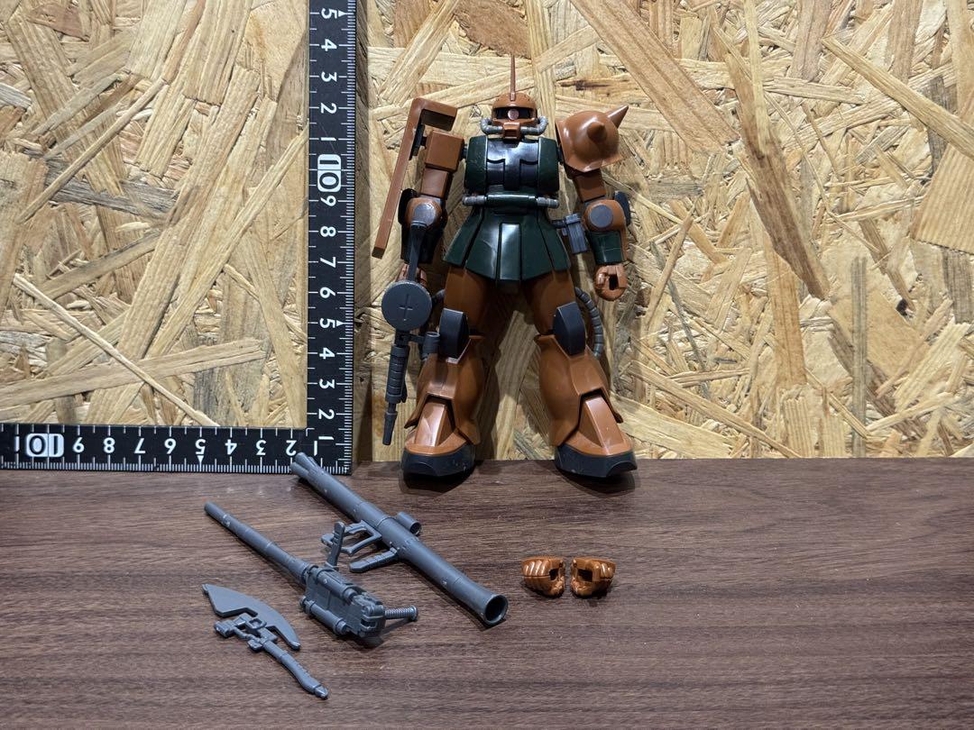 MG ガルマ専用ザク　完成品 ガルマ・ザビ専用ザクⅡ プラモデル 完成品（バンダイ(BANDAI