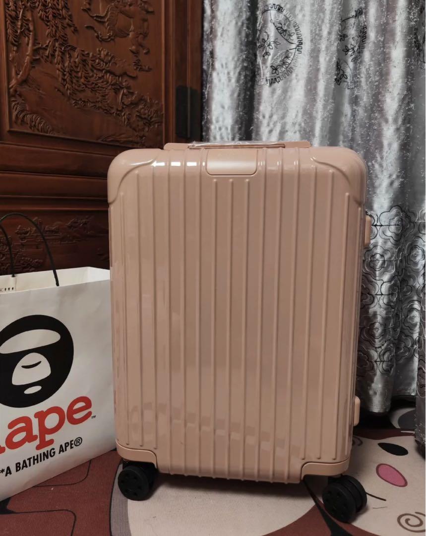 極美品✨リモワ エッセンシャルキャビン 36L 4輪 機内持ち込み ペタルピンク 1-3泊] リモワ エッセンシャル 36L ペタルピンク 4輪 RIMOWA