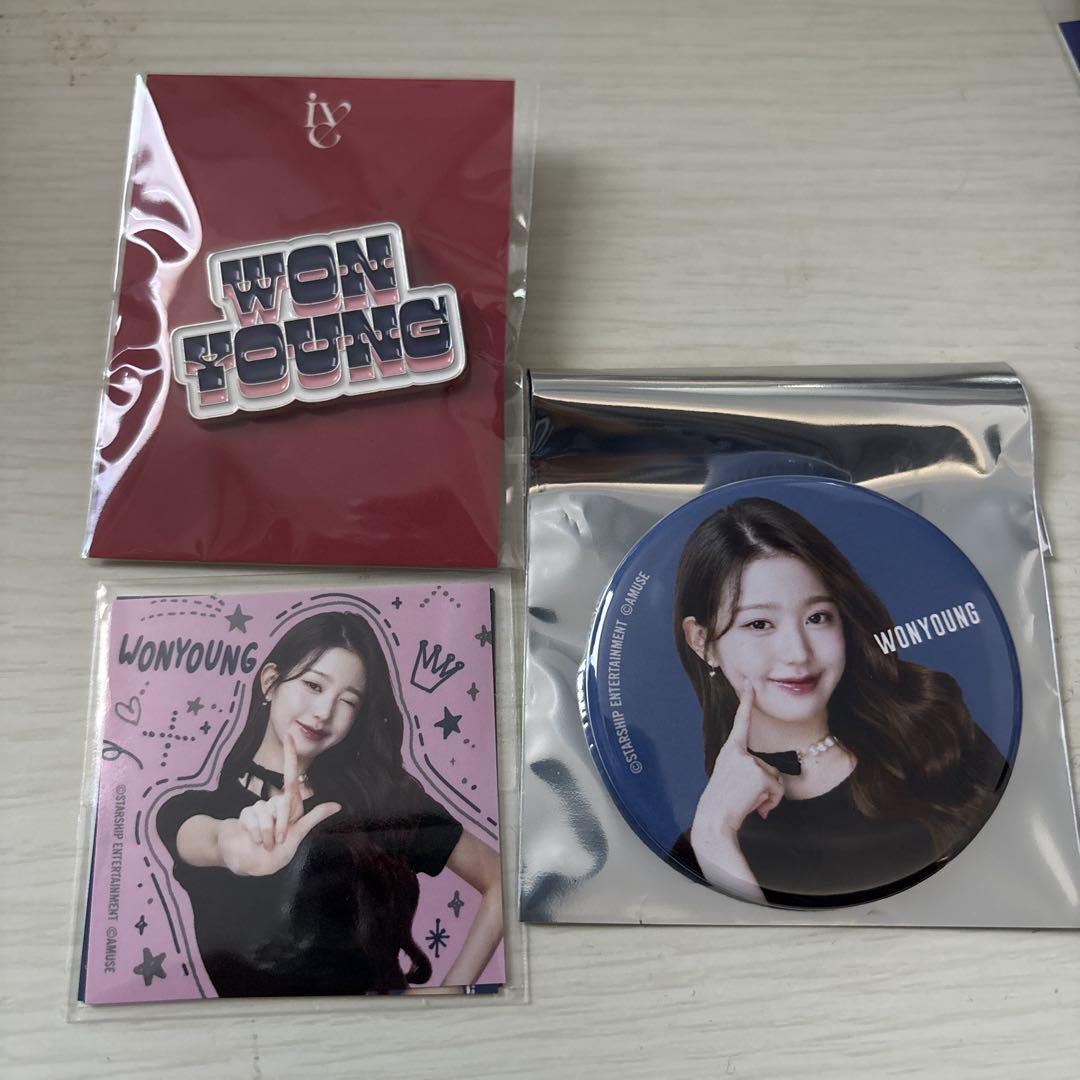 IVE ウォニョン缶バッジピンバッジ ステッカーFCくじ IVE WONYOUNG ウォニョン缶バッジ ピンバッチ ステッカー FC