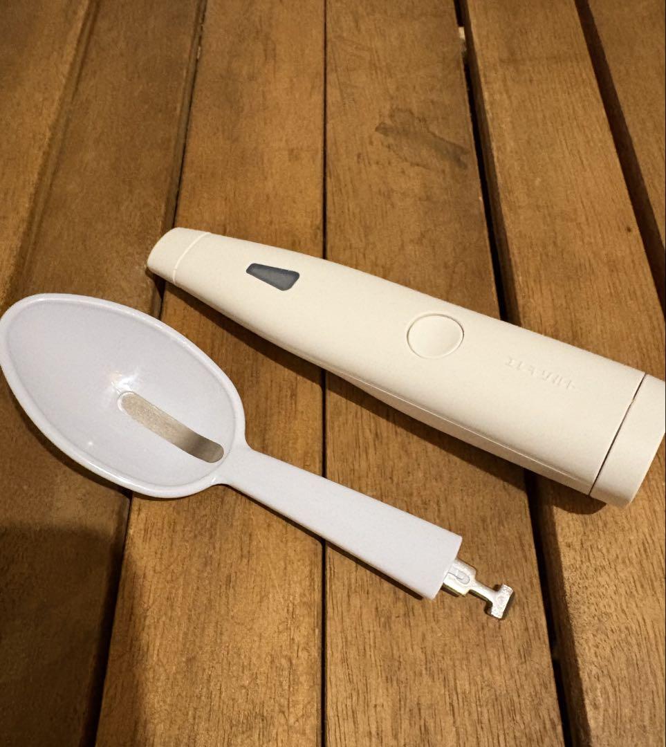 エレキソルト スプーン（電気の力で、減塩食の塩味を約1.5倍に