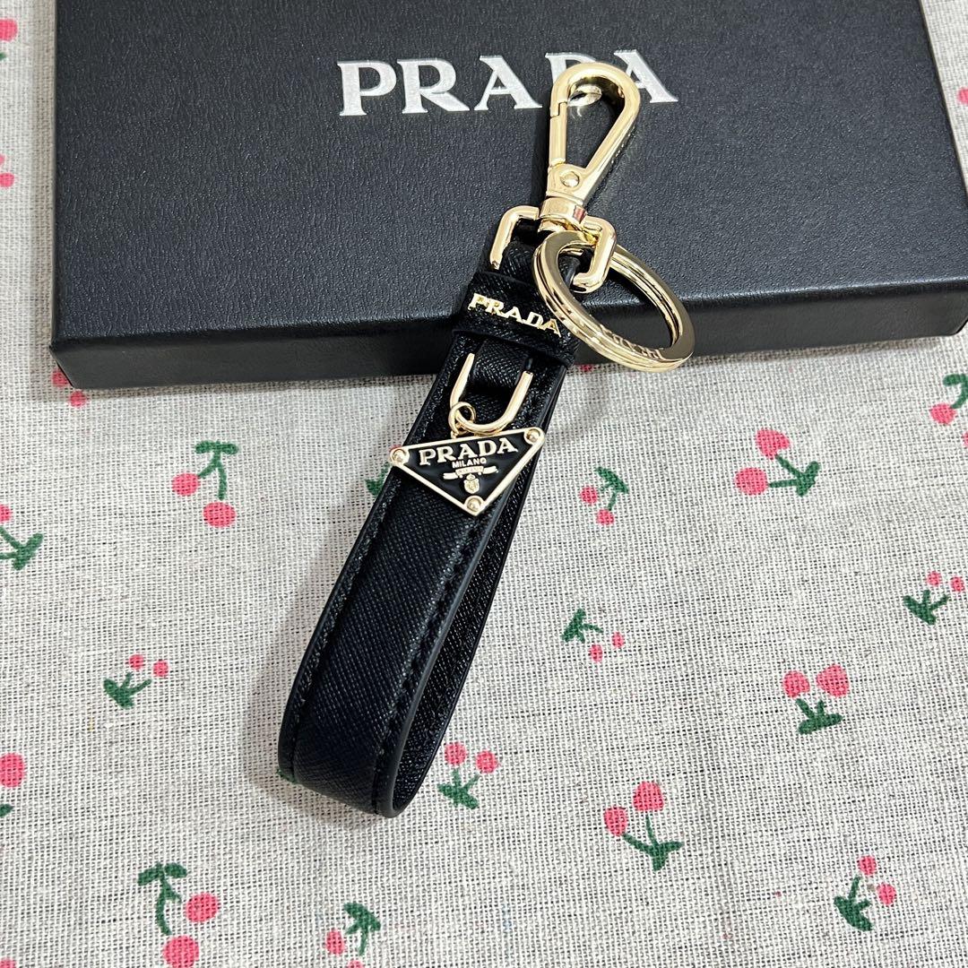 週末限定】プラダ PRADA 三角ロゴ キーリング キーホルダー キー