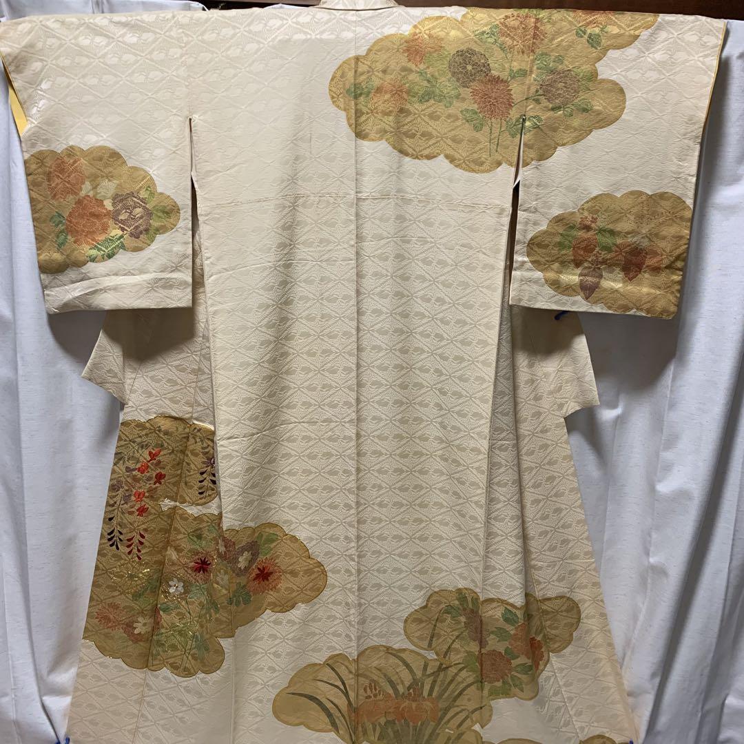リメイク 美しい雲と花柄のクリーム色着物 来ら