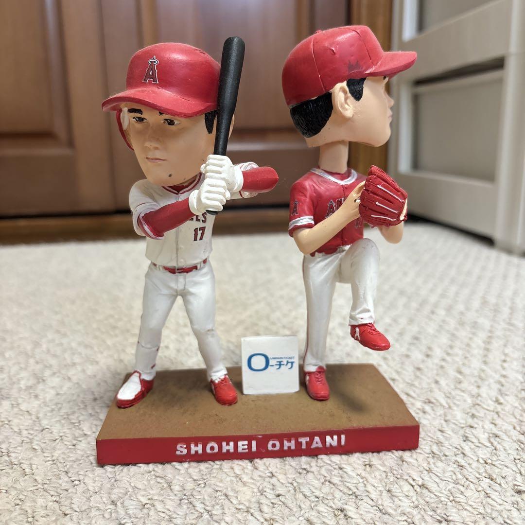 大谷翔平 フィギュア バッティング ピッチング（大谷翔平の横