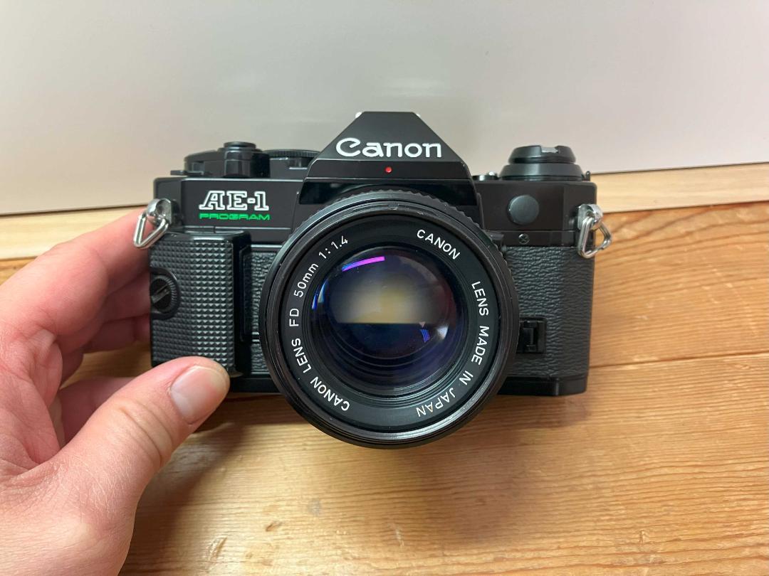 【極上美品】キャノンAE-1 Programブラックレンズセット02302291 キャノン Canon AE-1 Program ブラック レンズ付き（極上美品