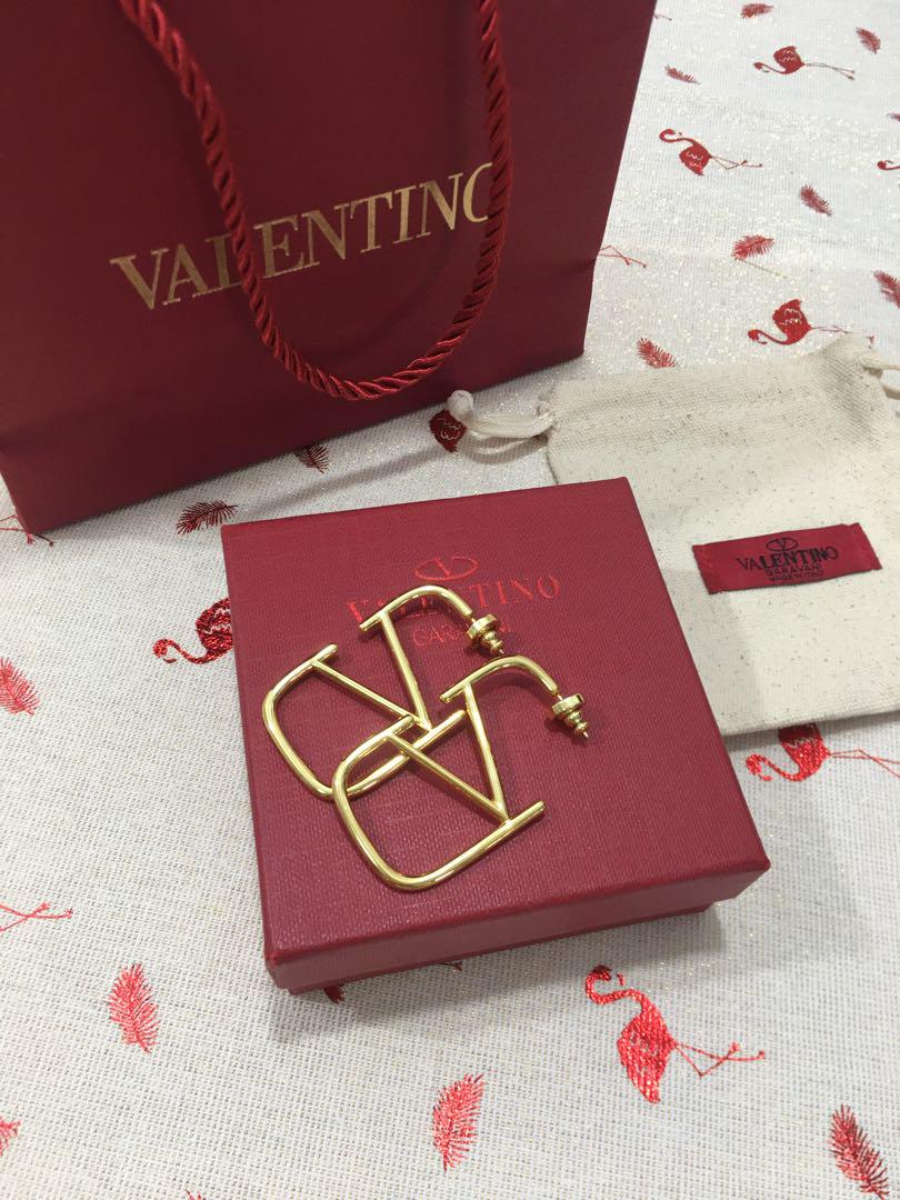 ヴァレンチノ　ゴールド ロゴ入り ピアス VALENTINO ヴァレンティノ ピアス アクセサリー Vロゴ