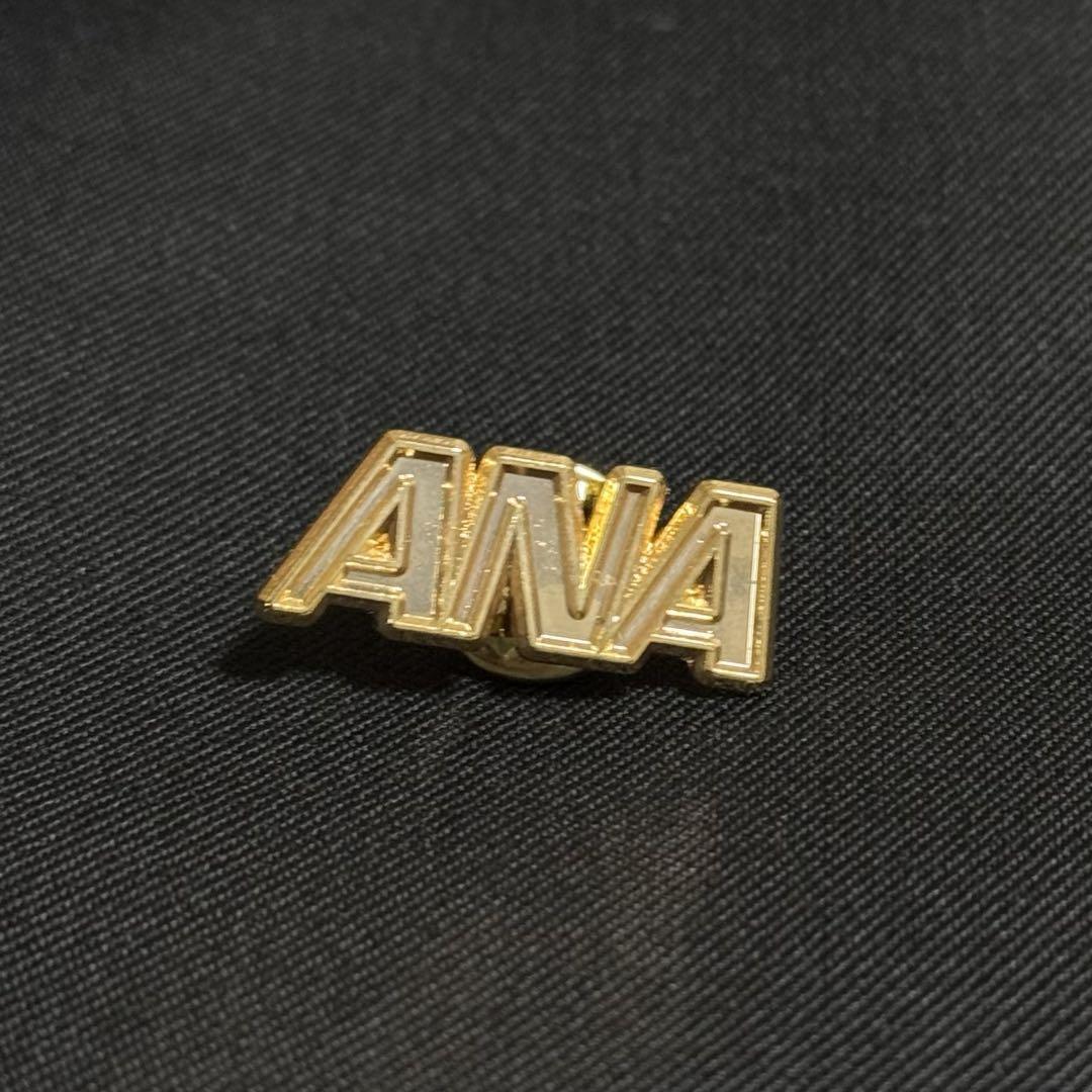 ANA 全日本空輸 ピンバッジ ゴールド 金色 社章（☆正規品 • 美