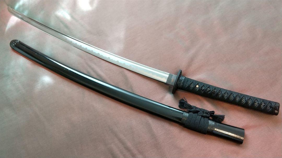 【刀身美品】模造刀 脇差 直刃  喰出し鍔 模擬刀 黒拵え 日本刀 模造刀 美術刀 黒斬剣大輪鍔 大刀 日本製 /全長 105cm