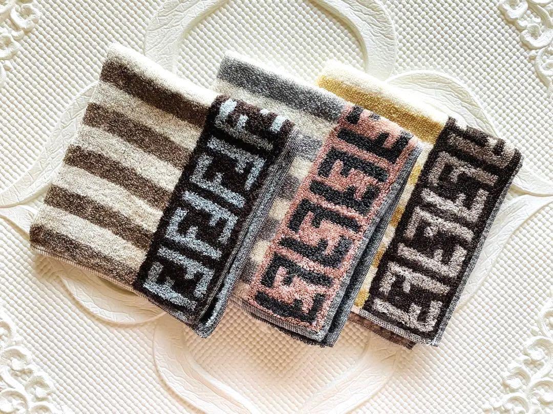 R23【USED】フェンディFENDI タオルハンカチ 3枚セット （FENDI