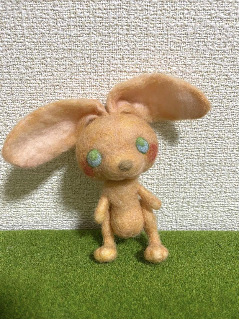 羊毛フェルト アートドール うさぎ （アートドール ツノうさぎ幻