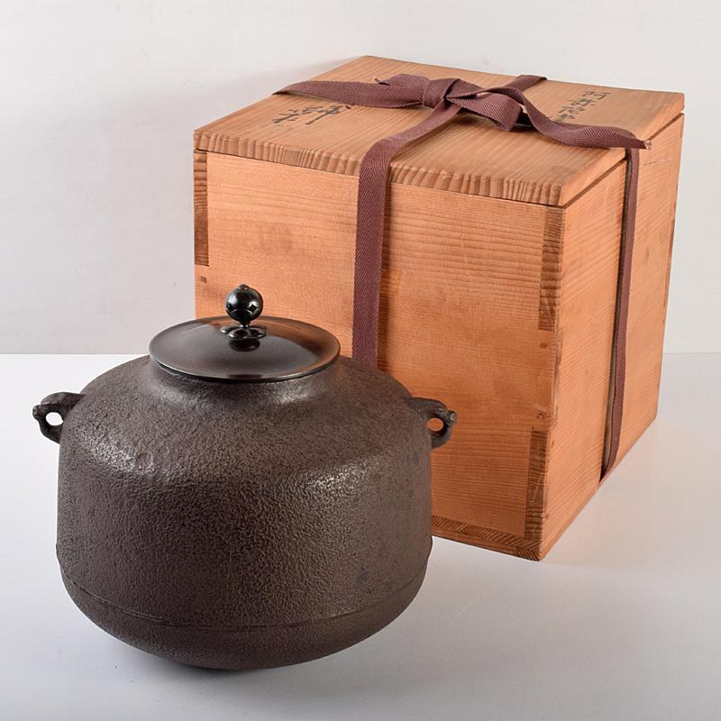 茶道具 釜師 角谷莎村作 阿弥陀堂釜 鉄釜 共箱 M R5146B