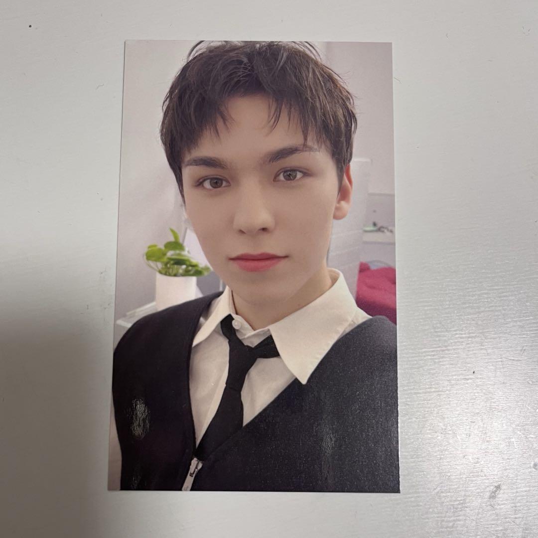 SEVENTEEN 17 IS RIGHT HERE バーノン ユニバ特典（SEVENTEEN 鈍